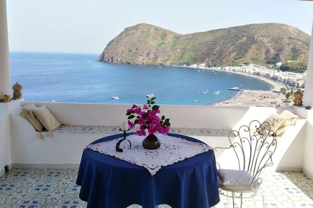 Casa Vacanze Vista Mare Mela B Lipari  Eksteriør bilde